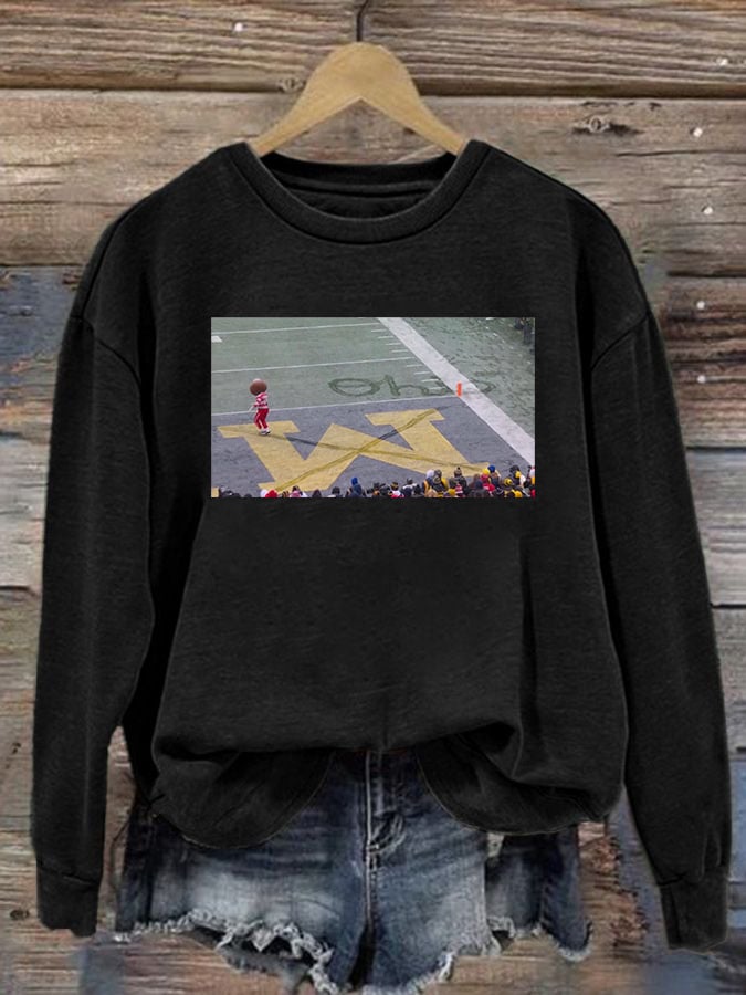 Women's Vintage Buckeyee Ohioo Snow Sweatshirt