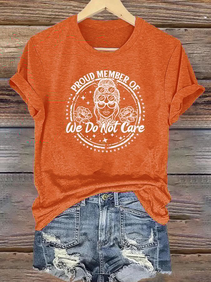 Women's Round-Neck Retro Funny Proud Member Of Club We Do Not Care Menopause Perimenopause Print T-Shirt