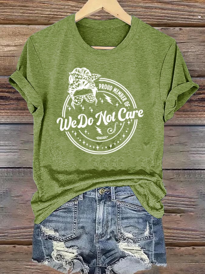 Retro Funny Proud Member Of Club We Do Not Care Menopause Perimenopause Print T-Shirt