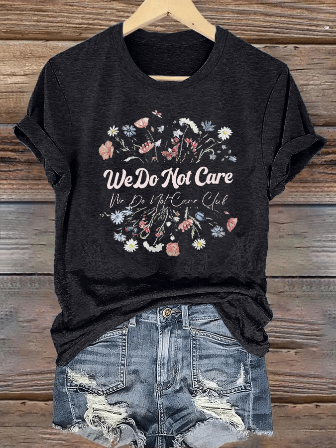 Women's Round-Neck Retro Funny Proud Member Of Club We Do Not Care Menopause Perimenopause Print T-Shirt