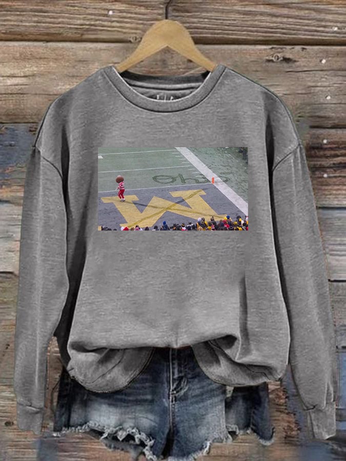 Women's   Vintage Buckeyee Ohioo Snow Sweatshirt