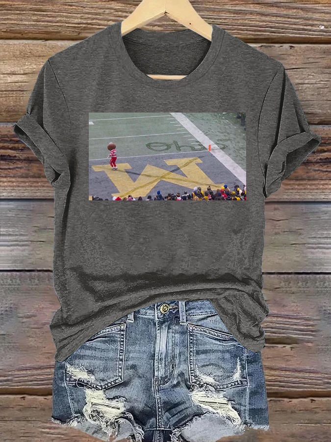 Women's  Vintage Buckeyee Ohioo Snow  T-shirt