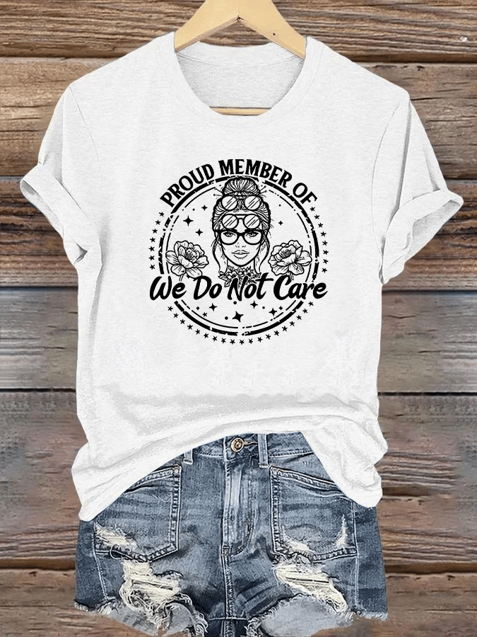Women's Round-Neck Retro Funny Proud Member Of  Club We Do Not Care Menopause Perimenopause Print T-Shirt