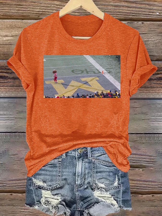 Women's  Vintage Buckeyee Ohioo Snow  T-shirt