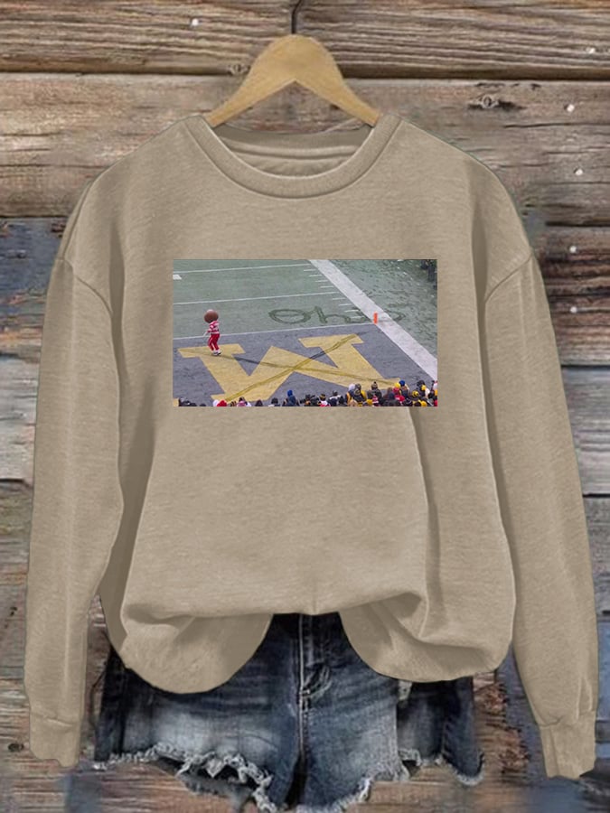 Women's   Vintage Buckeyee Ohioo Snow Sweatshirt