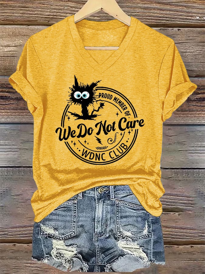 V-Neck Retro Funny Proud Member Of WDNC Club We Do Not Care Menopause Perimenopause Print T-Shirt