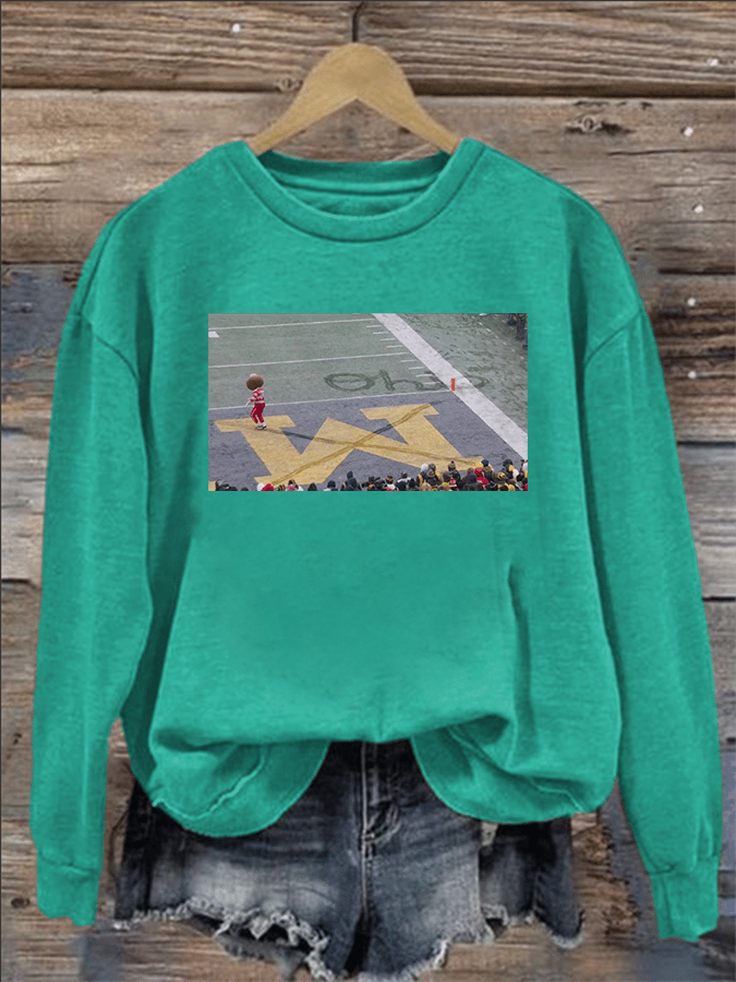 Women's   Vintage Buckeyee Ohioo Snow Sweatshirt